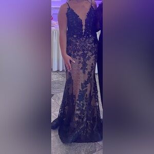 Elegant Black Lace Maxi Dress